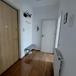 Stefi Summerland Apartment Mamaia