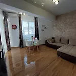 Stefi Summerland Apartment