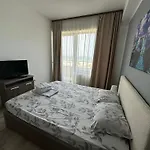 Stefi Summerland Apartment