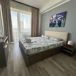 Stefi Summerland * Mamaia