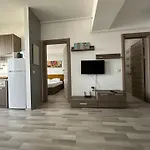 Stefi Summerland Apartment