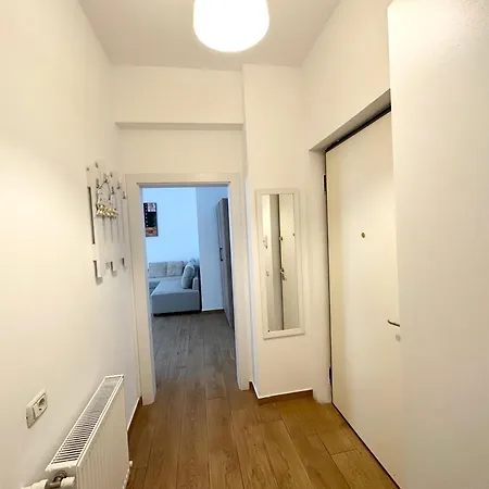 Stefi Summerland * Mamaia