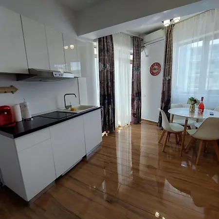 Stefi Summerland Apartment *