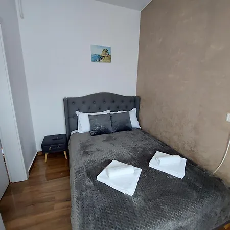 Stefi Summerland Mamaia