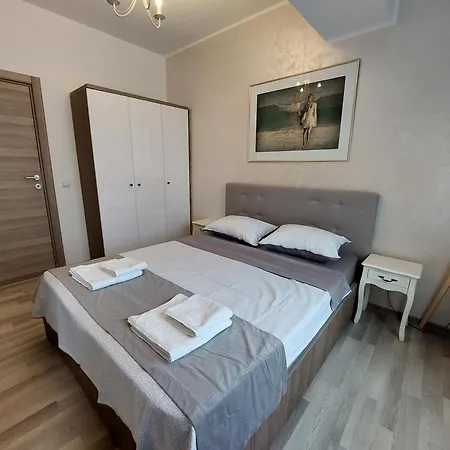 Stefi Summerland * Mamaia