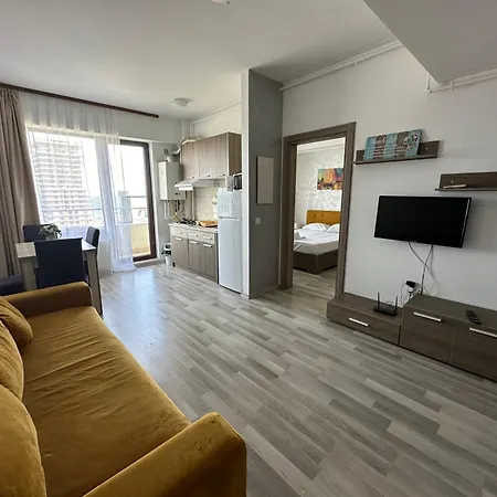 Stefi Summerland Apartment Mamaia