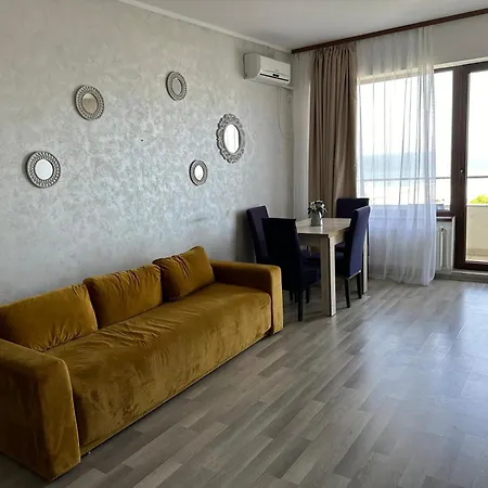 Stefi Summerland Mamaia