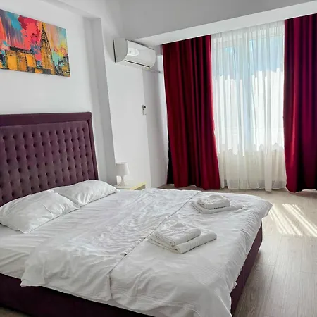 Stefi Summerland Mamaia