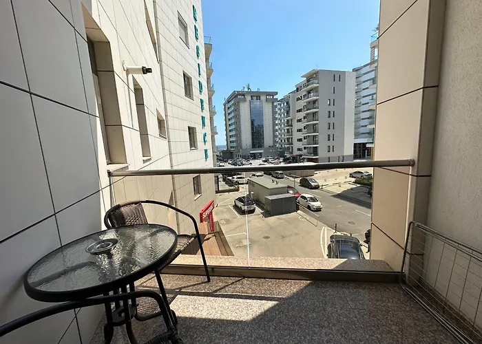 Stefi Summerland Mamaia