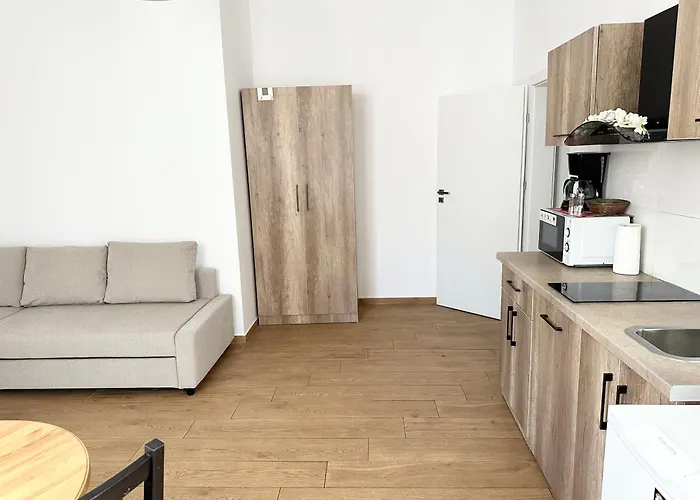 Stefi Summerland * Mamaia