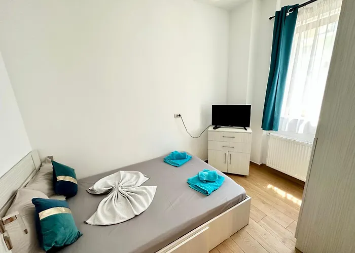 Stefi Summerland * Mamaia