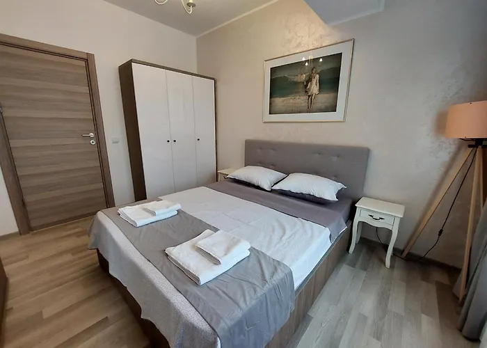 Stefi Summerland * Mamaia