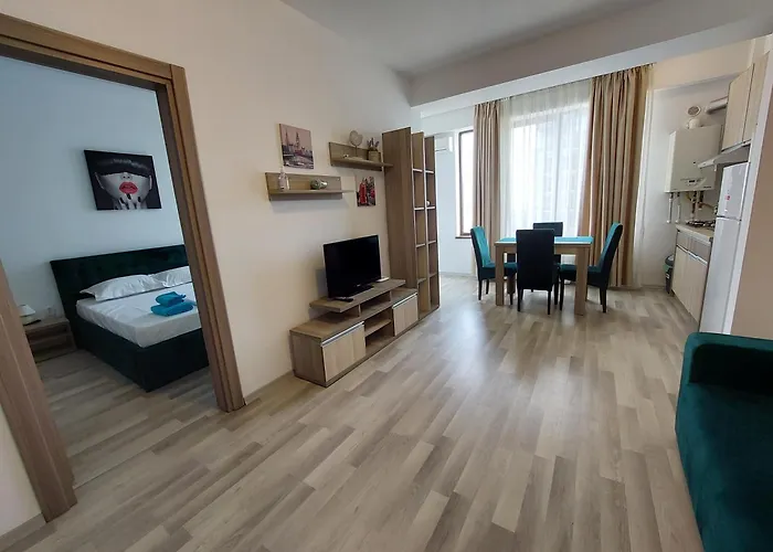 Stefi Summerland Mamaia