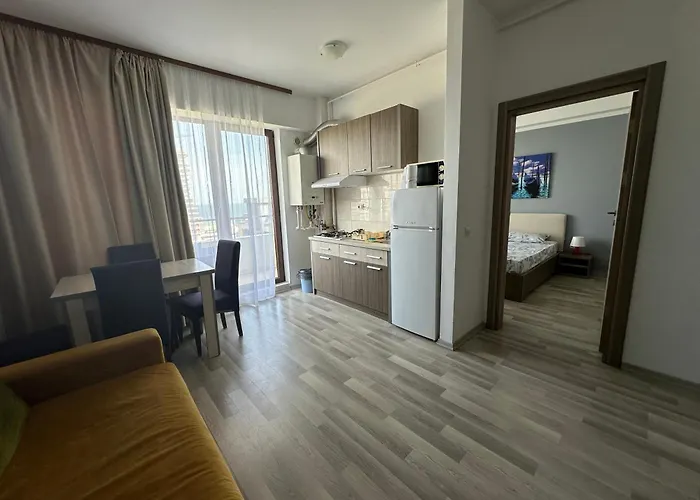 Stefi Summerland * Mamaia