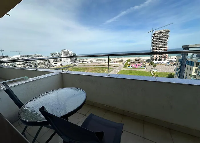 Stefi Summerland * Mamaia